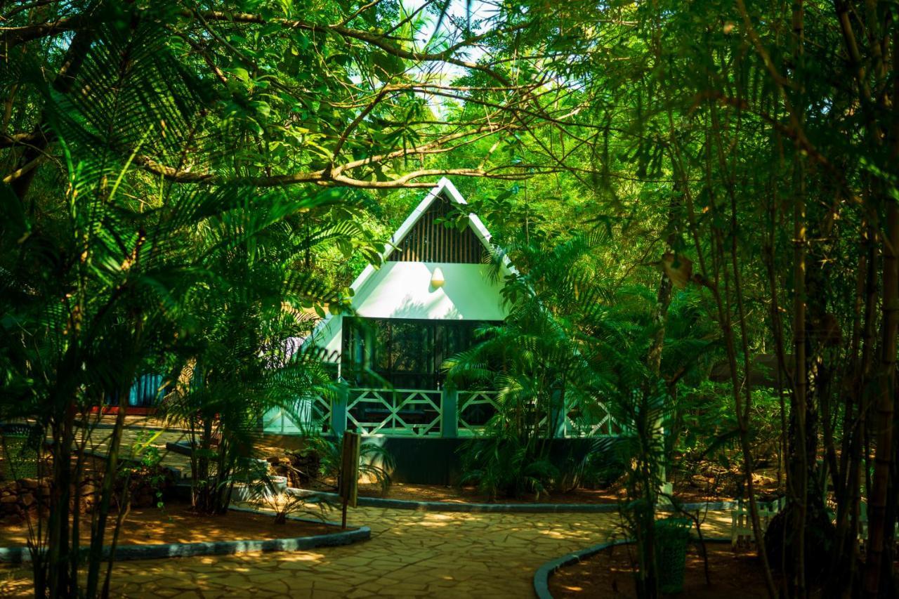 פאלולם La La Land Resort Goa By Spicy Mango מראה חיצוני תמונה